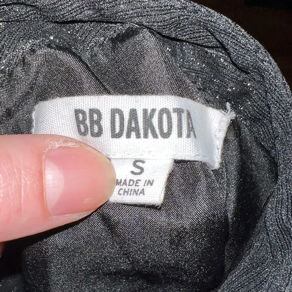 BB Dakota Black Whimsical Chic Shimmer Mock Neck Keyhole Back Blouse Size S - Picture 12 of 15